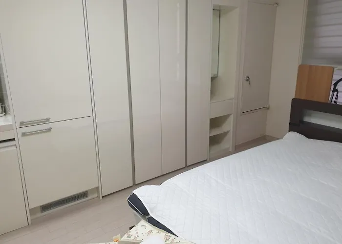 Apartment 3521#gangnam Urban Vogue #top-rated Unit # All-new Furniture & Peaceful Vibe# Sinnonhyeon 1min